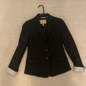 Women’s black suit jacket in excellent condition!